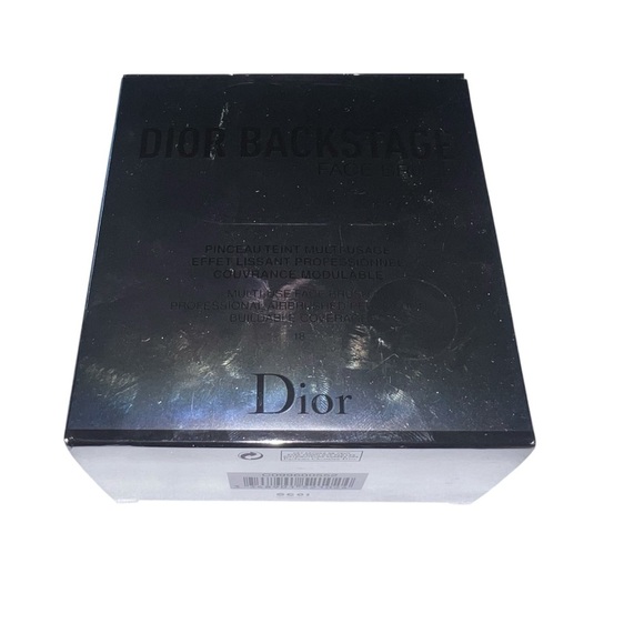 NWB Dior Backstage Face Brush N°18 Multi-use smoothing buildable coverage - Picture 2 of 4